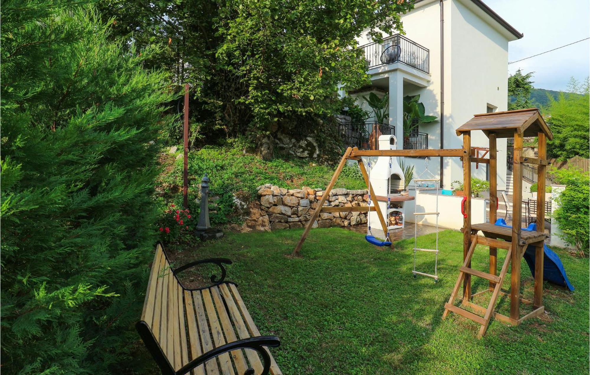 Lovely Home In Matulji With Outdoor Swimming Pool 外观 照片